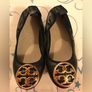 Girls black ballet flat size 34